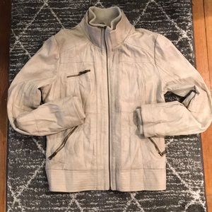 Guess jacket 🧥 Great for fall weather!